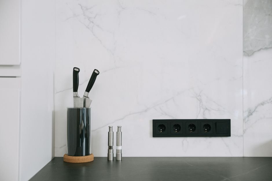 accessible kitchen electrical outlets installed above a standard base cabinet